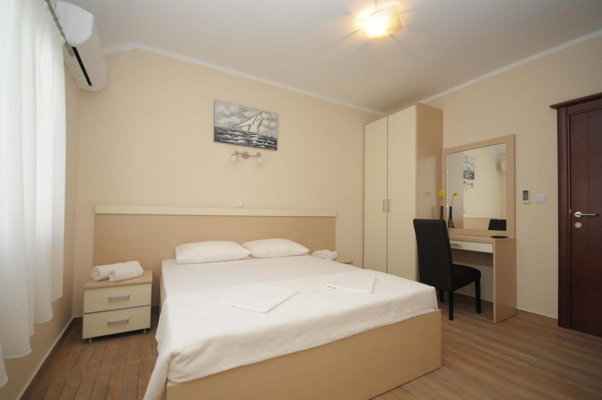 Apartments Royal Budva Rum bild